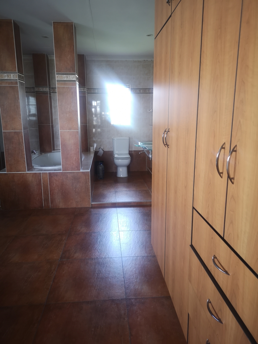 7 Bedroom Property for Sale in Oranjeville Free State